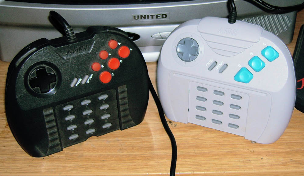 Atari Jaguar ProController und Atari PowerPad